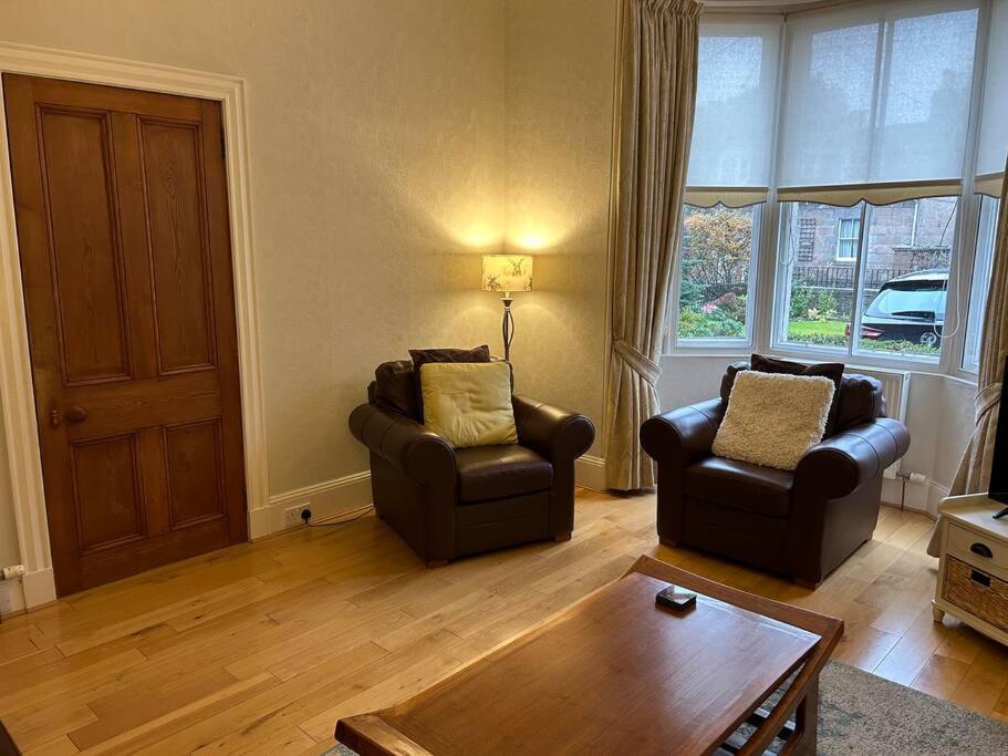 Spacious 2 Bedroom Flat In Heart Of Ballater Ngoại thất bức ảnh